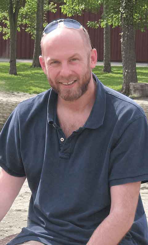 Portrait of Sean Roberts, Winnipeg-based web developer and web designer.